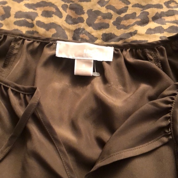 Micheal Kors size Medium brownish green silky top runs large like new - Picture 2 of 11